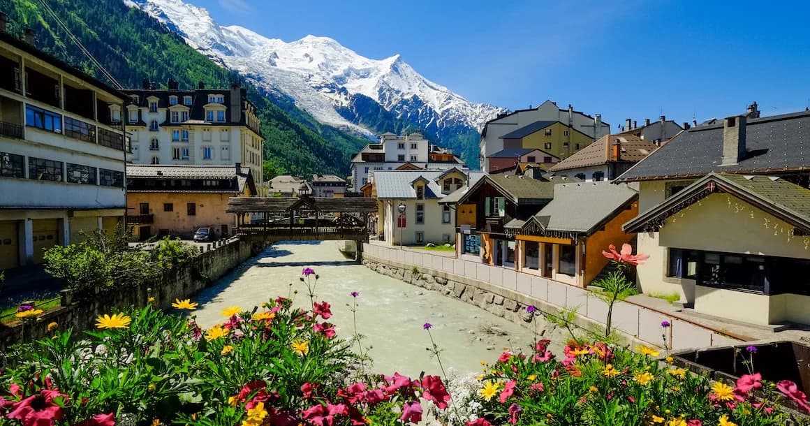 Tour du Mont Blanc 2028